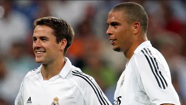 她们敏锐地 她们敏锐地