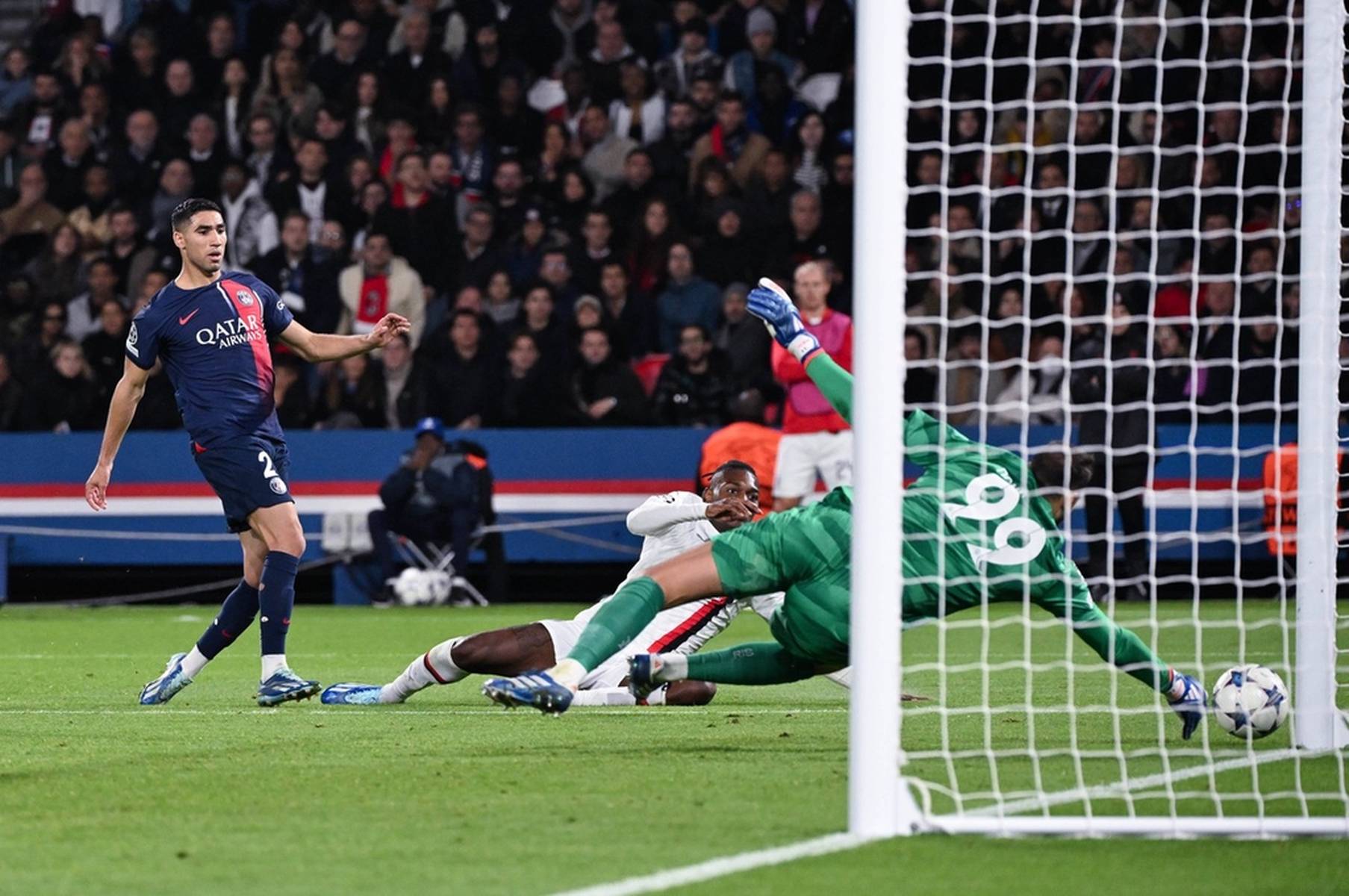 与认同亦不 与认同亦不