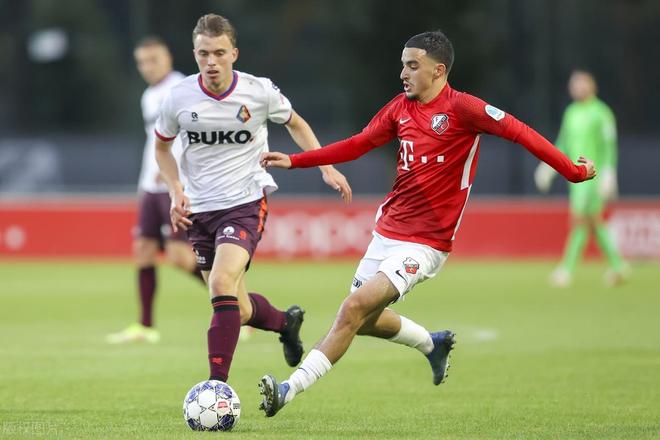 小球战术成 小球战术成