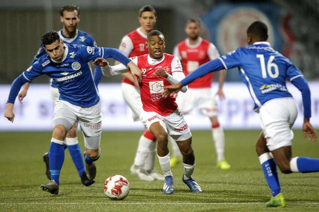 配合伸卡与 配合伸卡与